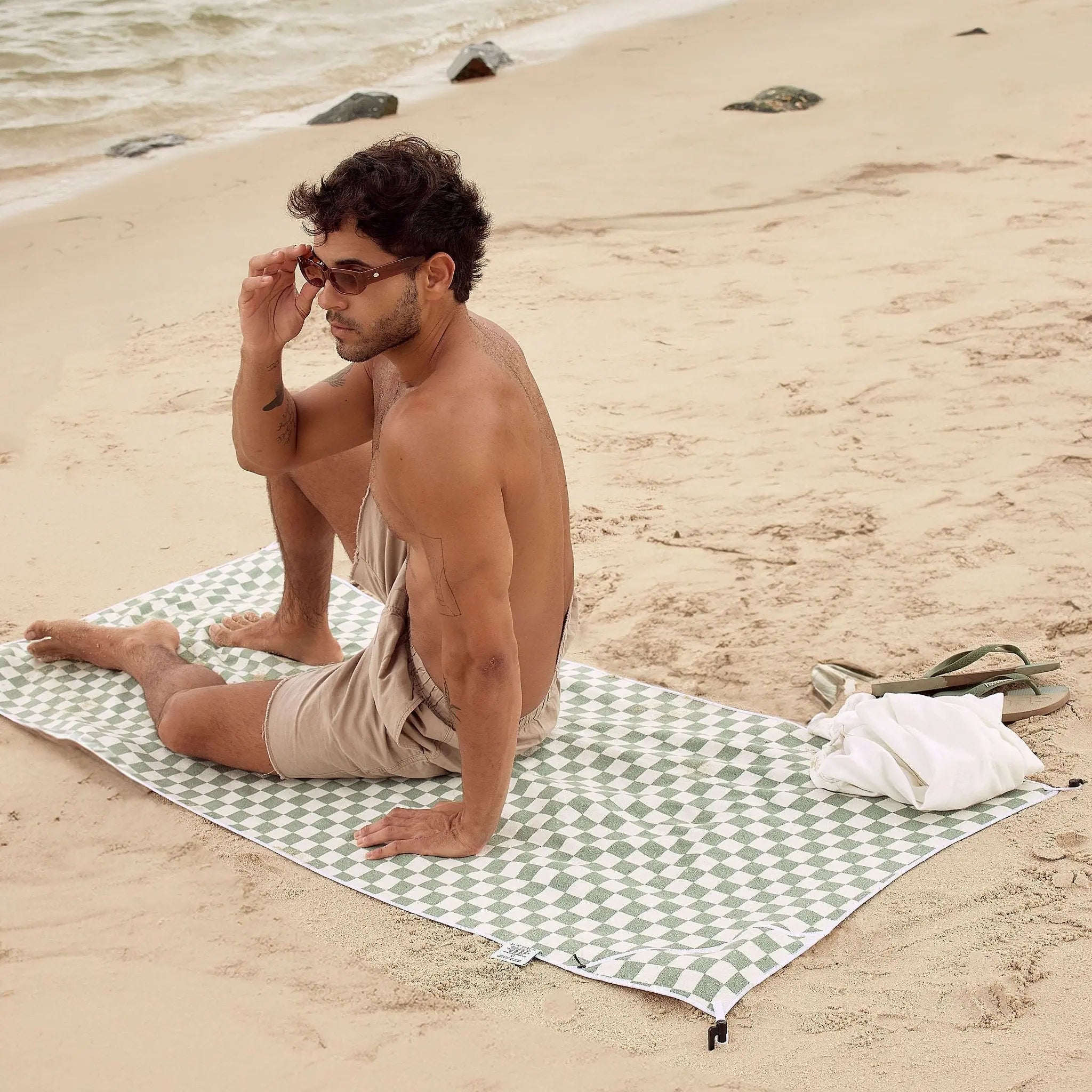 green_checkered_best_beach towels australia sandfree with pocket
