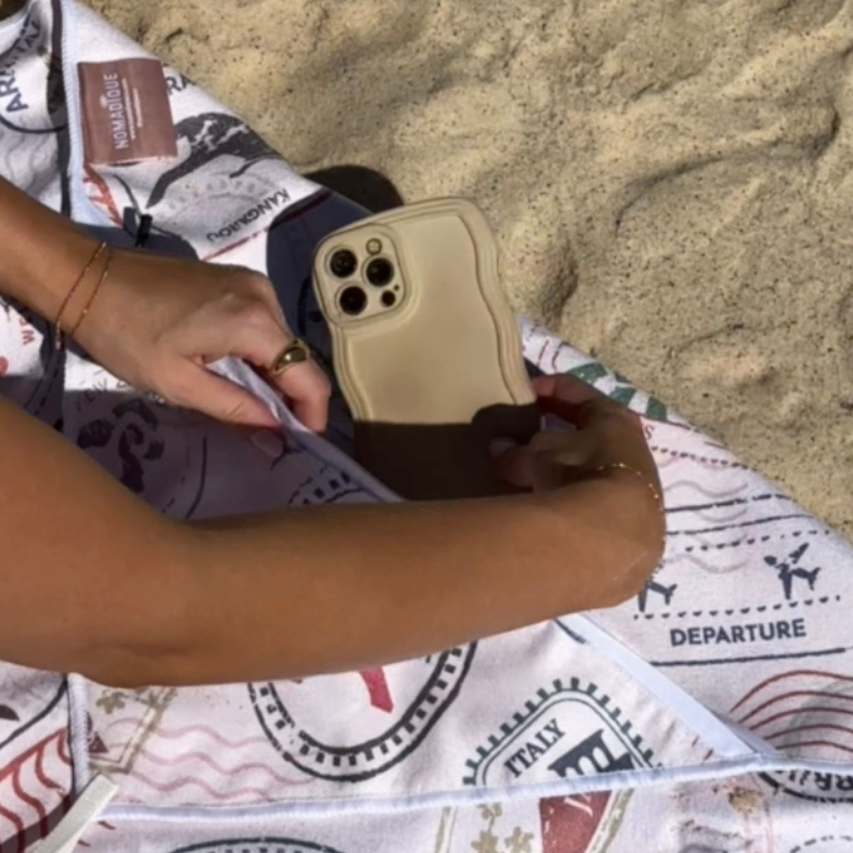 A sand-free, travel-ready beach towel with a discreet zipped pocket to secure your essentials.