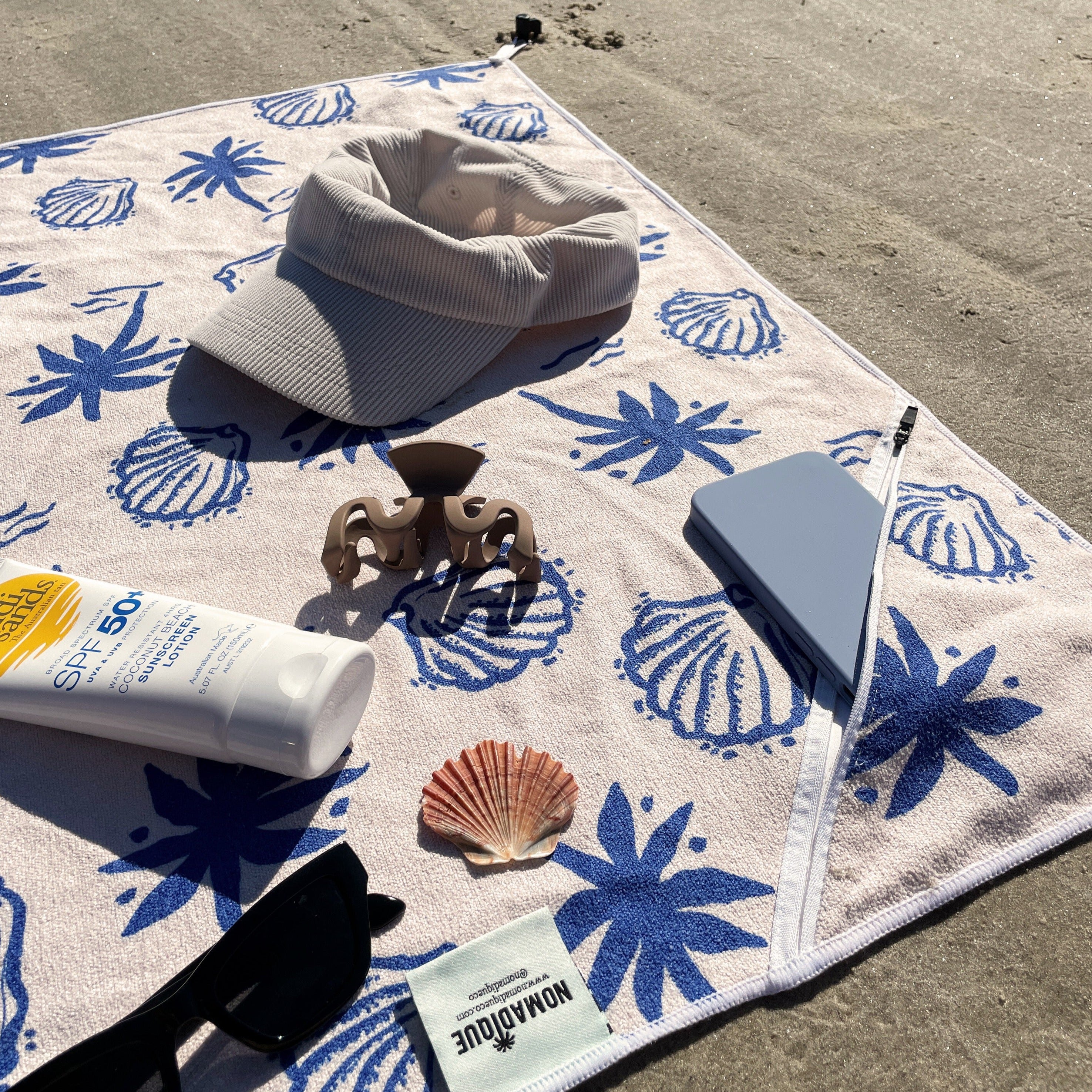 blue_shell_beach_towel_with_zip_pocket_and_pegs_australia